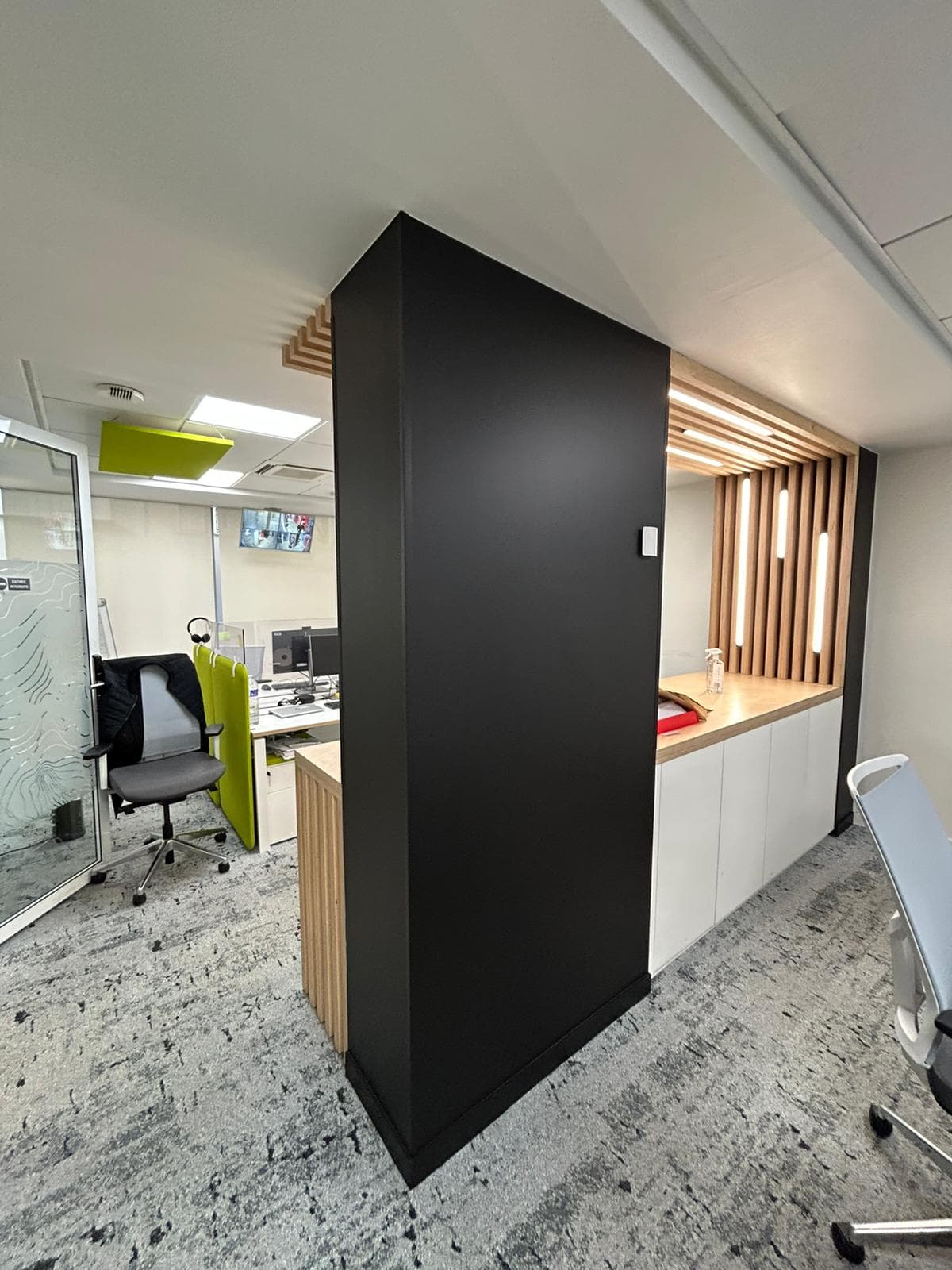 Agence bancaire à Paris — miniature 3