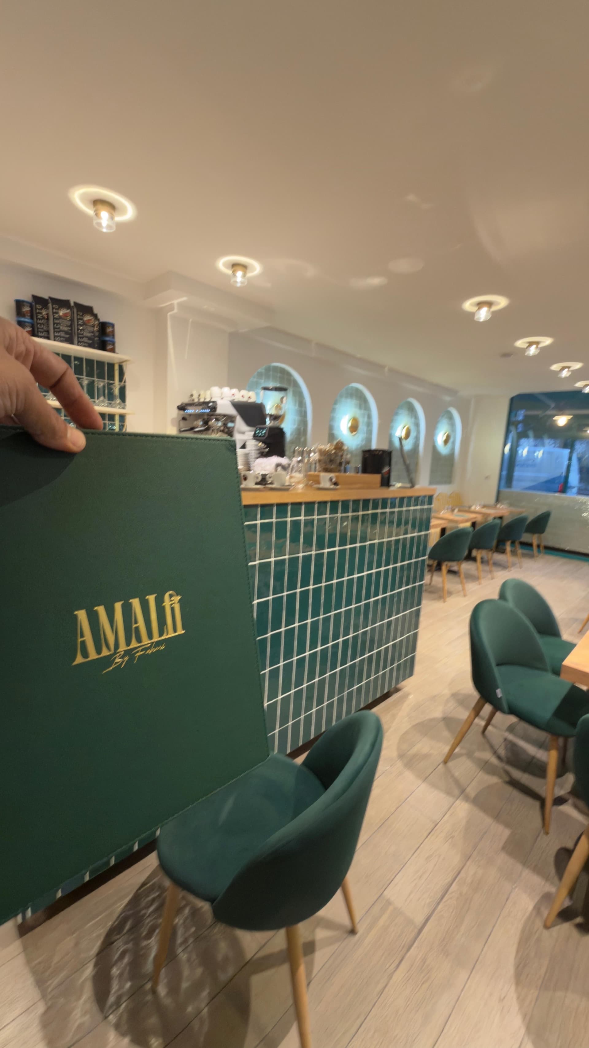 Restaurant à La Défense — miniature 4